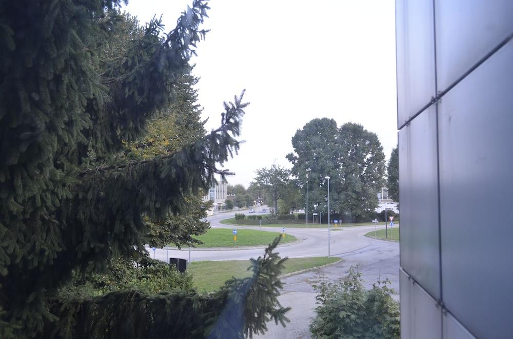 פינרולו Hotel Cavalieri מראה חיצוני תמונה