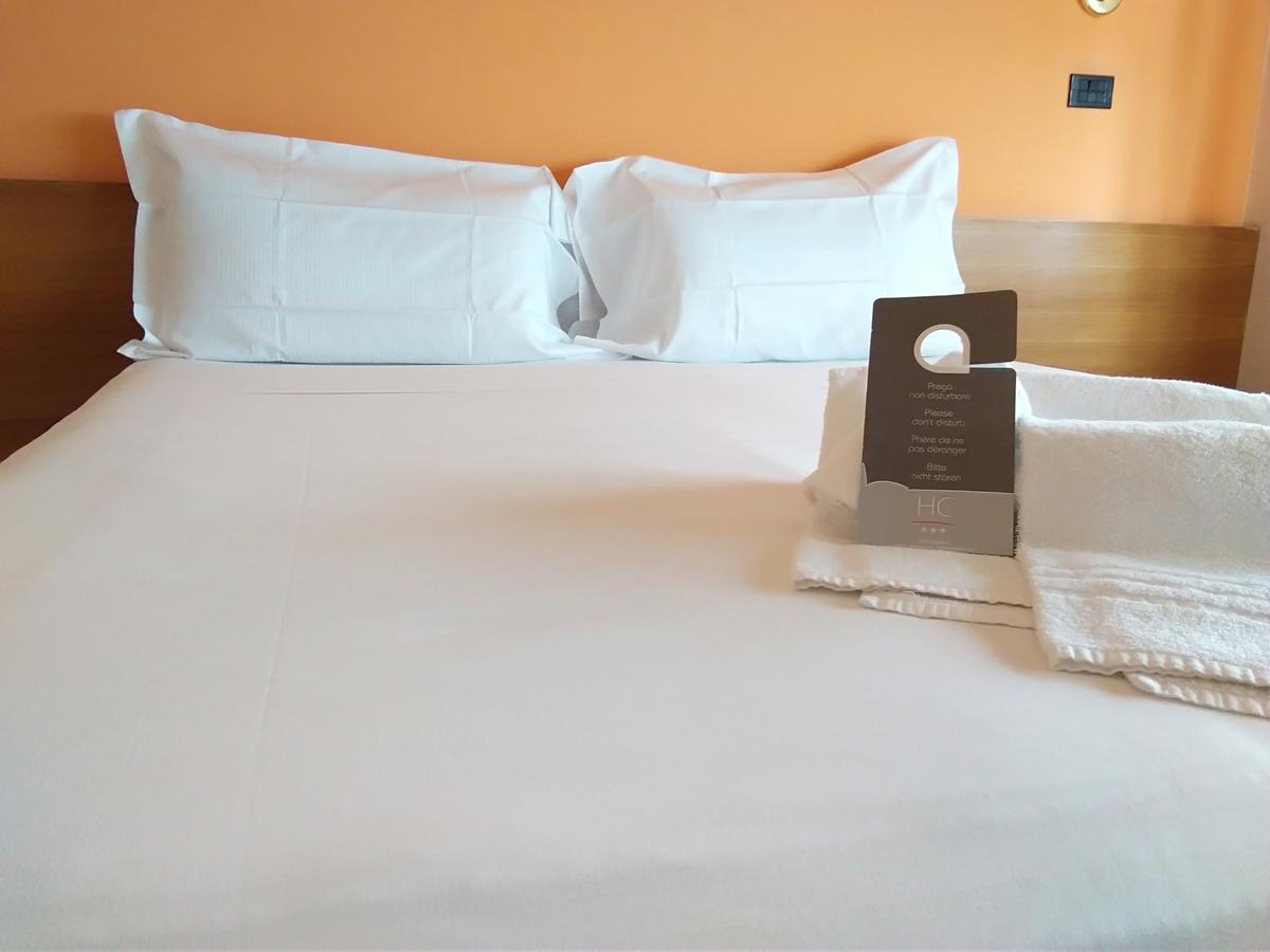 פינרולו Hotel Cavalieri מראה חיצוני תמונה