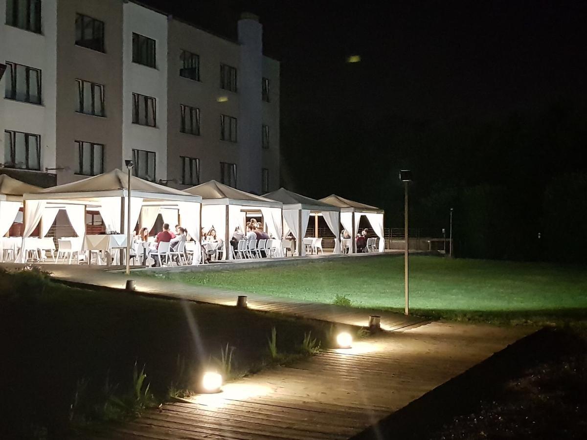 פינרולו Hotel Cavalieri מראה חיצוני תמונה